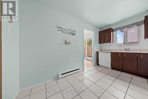 3192 Bannon Way, Ottawa, ON - Indoor Photo Showing Kitchen With Double Sink