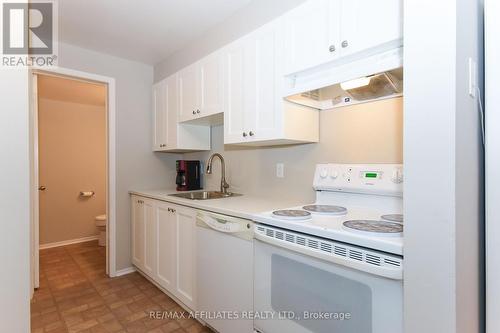 87A - 758 St Andre Drive, Ottawa, ON - Indoor Photo Showing Kitchen