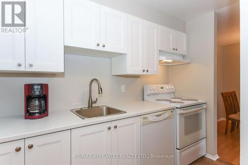 87A - 758 St Andre Drive, Ottawa, ON - Indoor Photo Showing Kitchen