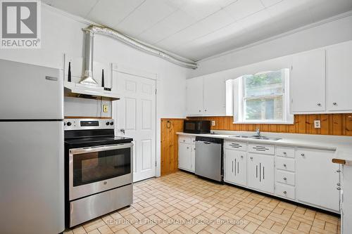 111 Wharncliffe Road N, London North (North N), ON - Indoor Photo Showing Kitchen