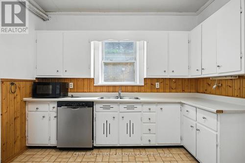 111 Wharncliffe Road N, London North (North N), ON - Indoor Photo Showing Kitchen With Double Sink