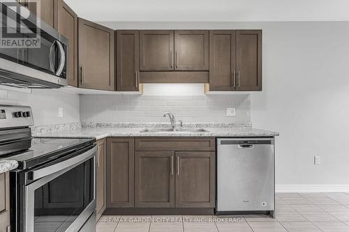 4 - 340 Prospect Point Road N, Fort Erie (Ridgeway), ON - Indoor Photo Showing Kitchen With Double Sink With Upgraded Kitchen