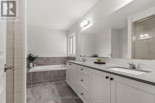 501 Parade Drive, Ottawa, ON - Indoor Photo Showing Bathroom