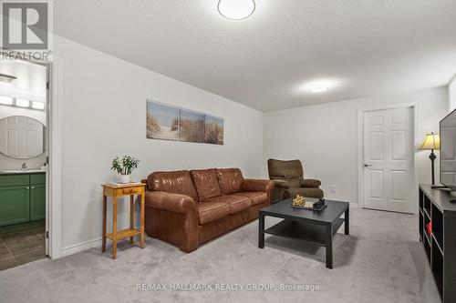 501 Parade Drive, Ottawa, ON - Indoor Photo Showing Living Room
