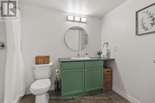 501 Parade Drive, Ottawa, ON - Indoor Photo Showing Bathroom
