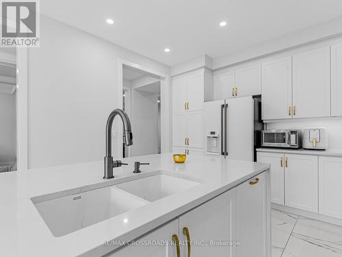 171 Busato Drive, Whitchurch-Stouffville, ON - Indoor Photo Showing Kitchen