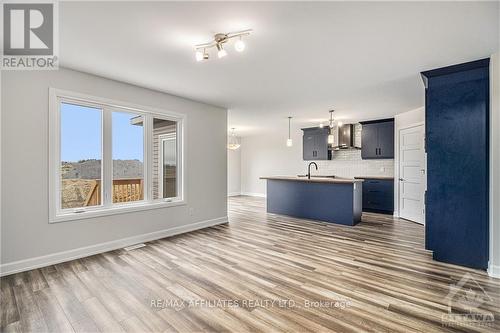 409 Falcon Lane, Russell, ON - Indoor Photo Showing Other Room