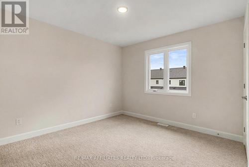408 Falcon Lane, Russell, ON - Indoor Photo Showing Other Room