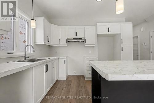 408 Falcon Lane, Russell, ON - Indoor Photo Showing Kitchen With Double Sink