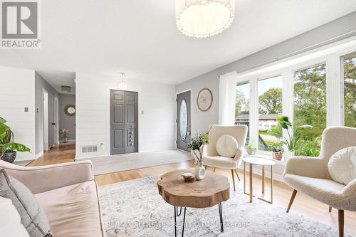 121 Stamford Drive, Drummond/North Elmsley, ON - Indoor Photo Showing Living Room