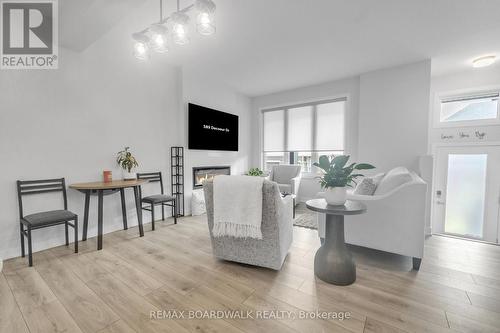 189 Beebalm Crescent, Ottawa, ON - Indoor Photo Showing Living Room With Fireplace