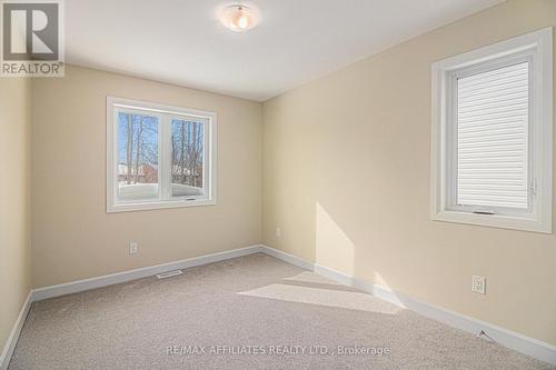 353 Voyageur Place, Russell, ON - Indoor Photo Showing Other Room