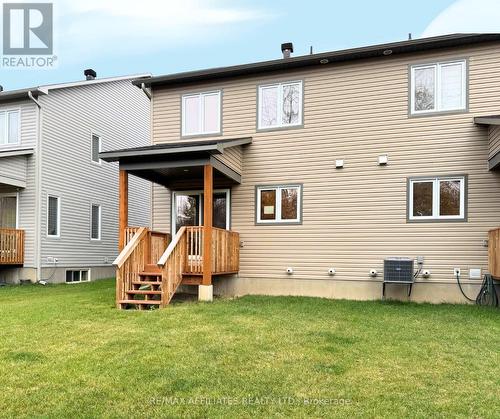 353 Voyageur Place, Russell, ON - Outdoor With Exterior