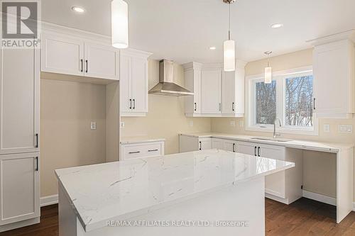 351 Voyageur Place, Russell, ON - Indoor Photo Showing Kitchen