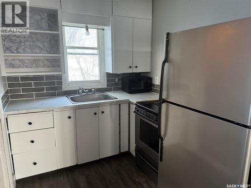201 Y Avenue S, Saskatoon, SK - Indoor Photo Showing Kitchen