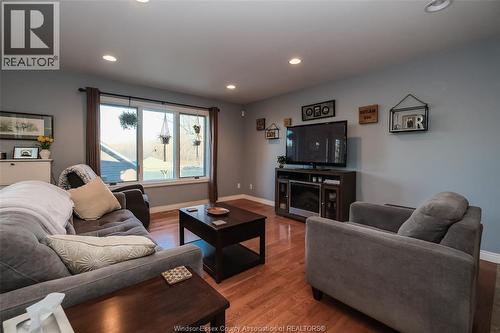 8470 Malden, Lasalle, ON - Indoor Photo Showing Living Room