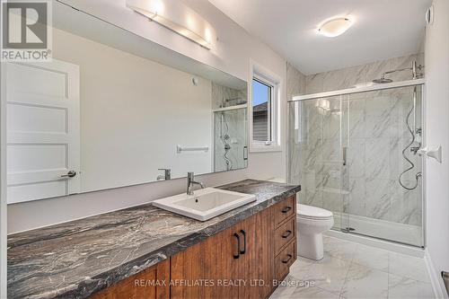 404 Falcon Lane, Russell, ON - Indoor Photo Showing Bathroom