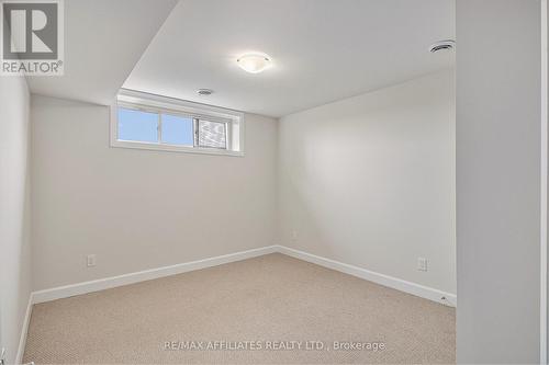 404 Falcon Lane, Russell, ON - Indoor Photo Showing Other Room