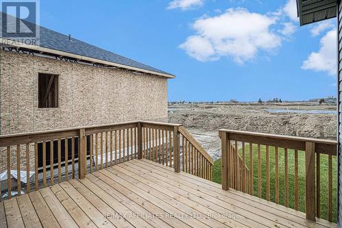 404 Falcon Lane, Russell, ON - Outdoor With Deck Patio Veranda With Exterior