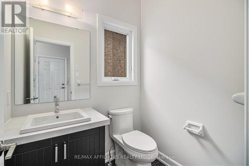 404 Falcon Lane, Russell, ON - Indoor Photo Showing Bathroom