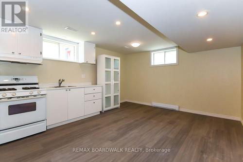 7032 Mason Street, Ottawa, ON - Indoor Photo Showing Kitchen