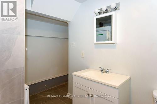 7032 Mason Street, Ottawa, ON - Indoor Photo Showing Bathroom
