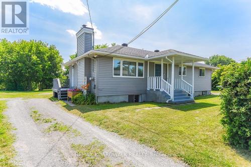 7032 Mason Street, Ottawa, ON - Outdoor