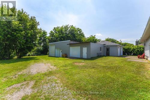 7032 Mason Street, Ottawa, ON - Outdoor