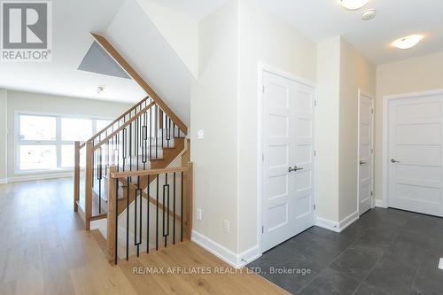 1060 Chablis Crescent, Russell, ON - Indoor Photo Showing Other Room