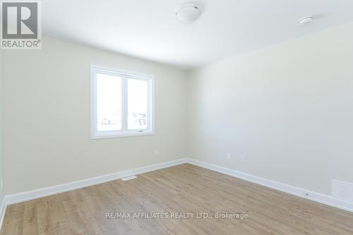 1060 Chablis Crescent, Russell, ON - Indoor Photo Showing Other Room