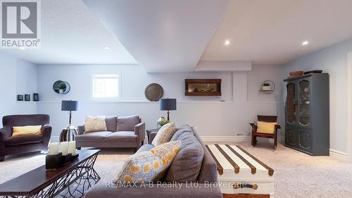 83 Sylvia Street, West Perth (Mitchell), ON - Indoor Photo Showing Living Room