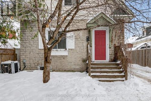 11 CAMERON AVENUE  Ottawa, ON K1S 0W5