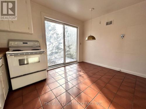 17 Glen Robert Drive, Toronto, ON - Indoor Photo Showing Kitchen