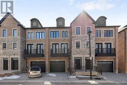 22 - 260 EAGLE STREET  Newmarket, ON L3Y 1K1