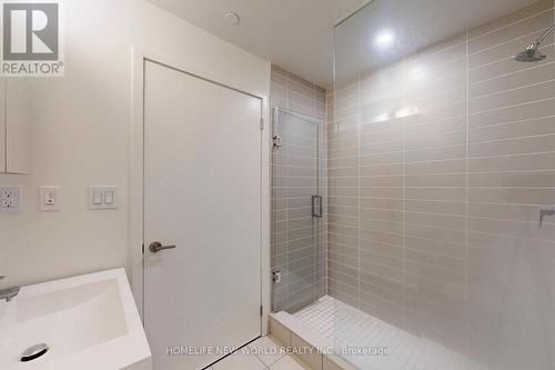 1605 - 8119 Birchmount Road, Markham, ON - Indoor Photo Showing Bathroom
