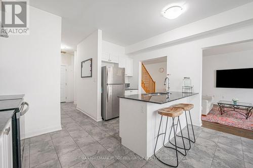 42 Alaskan Heights, Barrie, ON - Indoor Photo Showing Kitchen