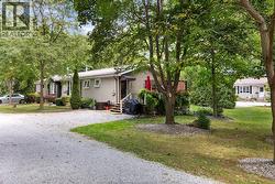 275 HERITAGE Unit# 8  Kingsville, ON N9Y 3A6