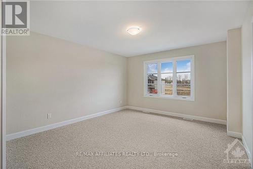 1207 Montblanc Crescent, Russell, ON - Indoor Photo Showing Other Room