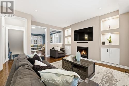 2415 Winlord Place, Oshawa (Windfields), ON - Indoor Photo Showing Living Room With Fireplace