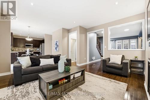 2415 Winlord Place, Oshawa (Windfields), ON - Indoor Photo Showing Living Room