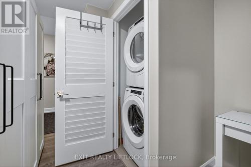805 - 195 Hunter E, Peterborough (Ashburnham Ward 4), ON - Indoor Photo Showing Laundry Room