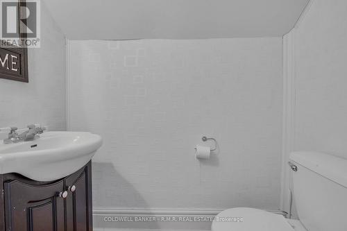98 St Paul Street, Kawartha Lakes (Lindsay), ON - Indoor Photo Showing Bathroom