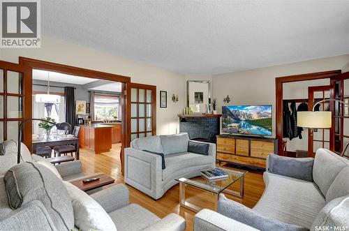 845 Alder Avenue, Moose Jaw, SK - Indoor Photo Showing Living Room