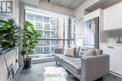 416 - 39 BRANT STREET  Toronto, ON M5V 0M8