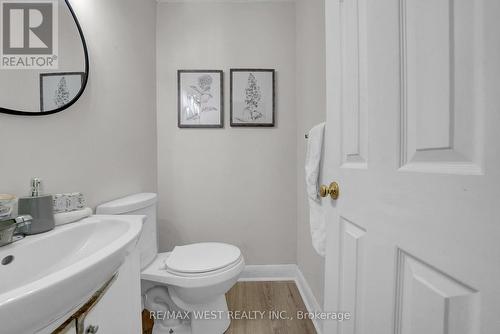 164 Albert Street, Oshawa, ON - Indoor Photo Showing Bathroom