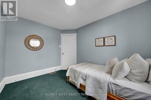 164 Albert Street, Oshawa, ON - Indoor Photo Showing Bedroom