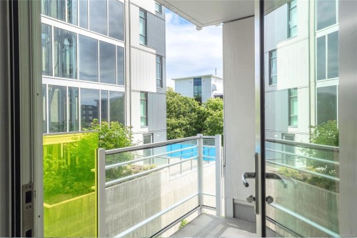 408-1090 Johnson St, Victoria, BC -  With Exterior