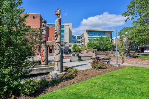 408-1090 Johnson St, Victoria, BC - Outdoor