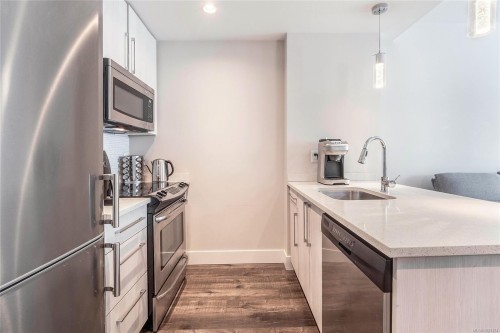 408-1090 Johnson St, Victoria, BC - Indoor Photo Showing Kitchen With Stainless Steel Kitchen With Upgraded Kitchen