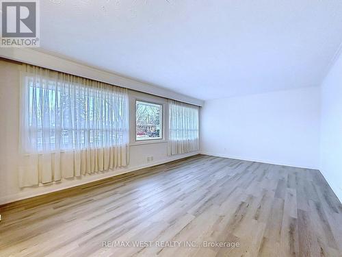 4 Kitson Drive, Toronto, ON - Indoor Photo Showing Other Room